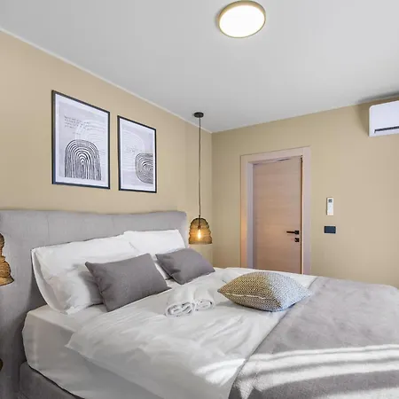 With Bubble Bath In Istria カリガドル