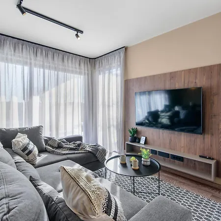 וילה Modern With Private Pool קריגדור