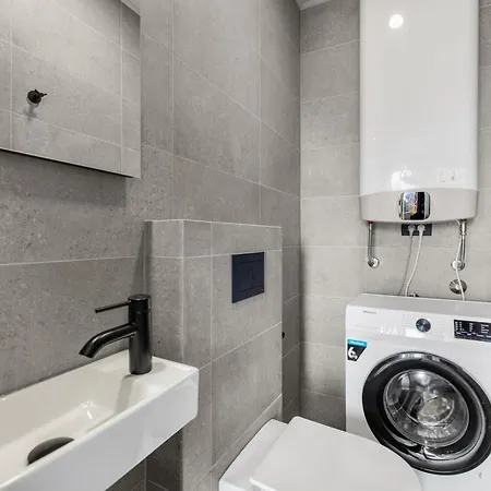 Modern With Private Pool * קריגדור