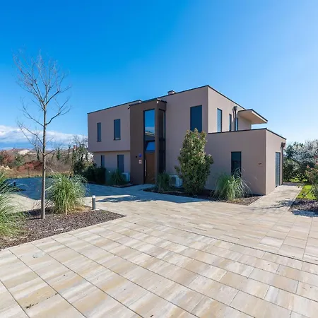 With Bubble Bath In Istria Vila *