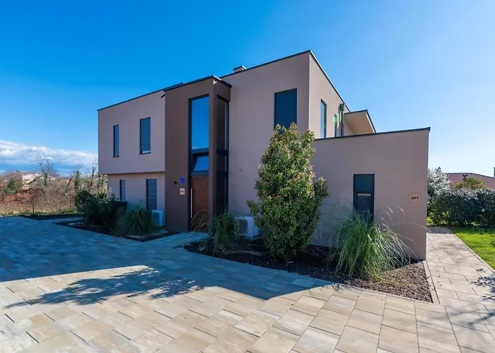 With Bubble Bath In Istria Karigador