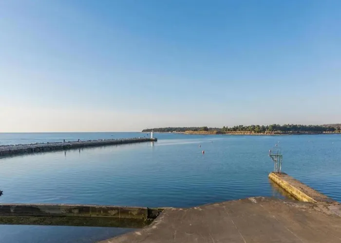 Vila With Bubble Bath In Istria Karigador