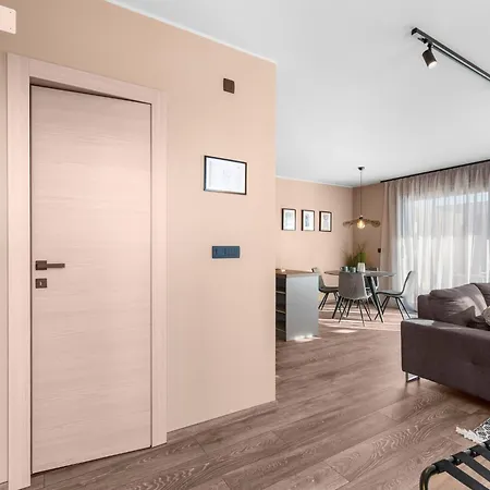 Modern With Private Pool カリガドル
