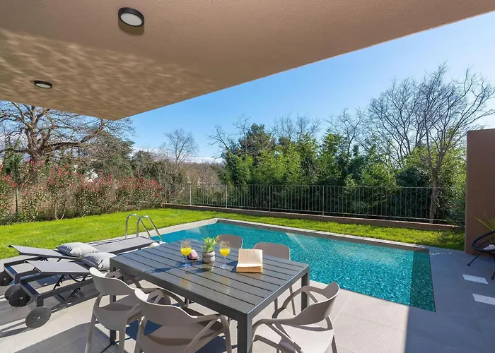 Villa With Bubble Bath In Istria